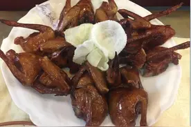 躲在巷子深处经常满座的老店图片