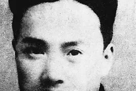 他是《沙家浜》中郭建光的原型，你可知他还是党的理财“红管家”？图片