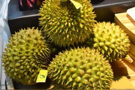 买榴莲时，挑大的还是小的？三买三不买，水果店老板直夸内行图片