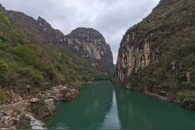 探秘：北纬26.57度 亲历地球裂缝图片