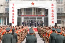 河南省林州市举行2021年上半年新兵入伍欢送大会图片