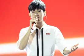 娱乐圈大乱，张杰入职上海大学表演，是自我沉淀还是要正式转型？图片