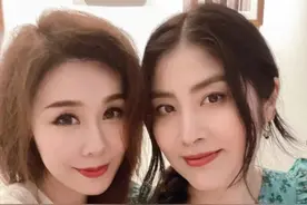 陈慧琳一家四口出席聚会，丈夫罕见露脸已秃顶，俩儿子长相像父亲图片