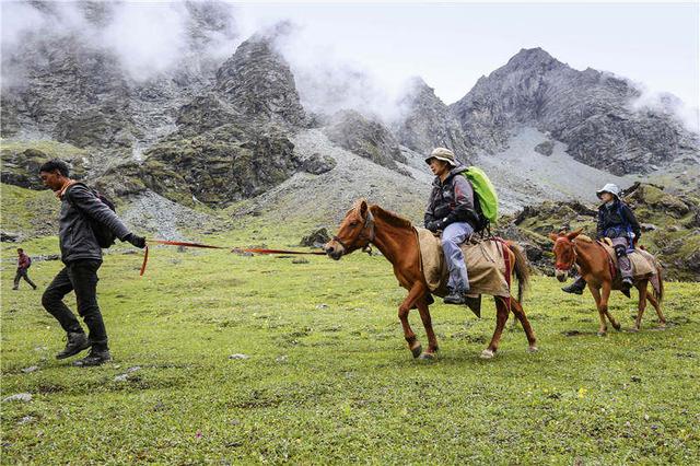 在“中国十大经典徒步路线之一”的洛克线上,我重新理解了生活