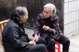 婆婆要跟大儿子住，儿媳坚决不同意养老，背后的原因令人唏嘘图片