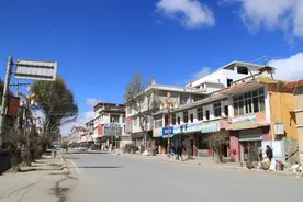 一个小镇青年的县城日记：整天都在混吃等死图片