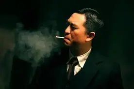 《悬崖》8年，张嘉译改名，程煜迎第二春，宋佳拿奖拿得手软图片