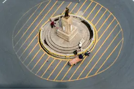 六渡桥拆迁，还有谁陪铜人像聊天？图片