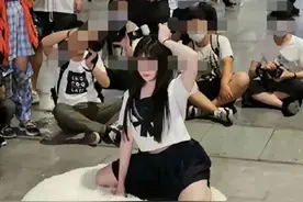 上海漫展制服少女拍照姿势惹争议，揭开了JK圈的神秘面纱图片