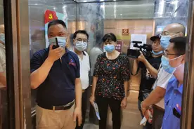 儿子马上高考，电梯故障冲顶致妈妈身亡，这事该咋赔图片