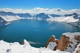 海拔近2200m，池水冰冻深度30米，天池中的鱼是哪儿来的？图片