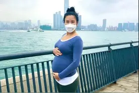 预产期将至！前港姐挺巨肚海边散步享受幸福时光：宝宝已28周了图片