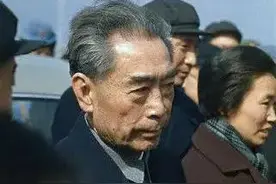 老部长们回忆周总理：他记忆力惊人，看似温柔，严肃起来让人害怕图片