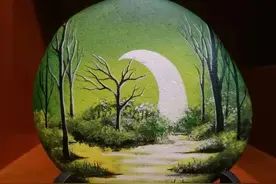 18岁的女大学生在江边捡到一块石头，出价120万她不卖图片