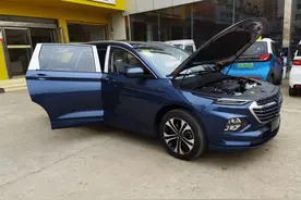 ​预售8.98万起，五菱凯捷147马力+6速手动，你会买吗？图片