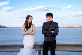 热巴黄景瑜绯闻升级，嘉行“控评”被指欲盖弥彰图片