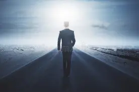 逆向思维：世上皆俗人，只是有些人俗的与别人不一样图片