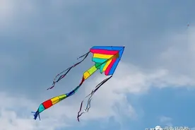 望月抒情——蓝色的月亮船图片