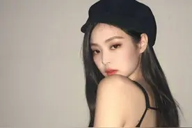 你喜欢jennie的身材还是lisa身材？网友：还有智秀的脸图片