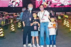 郑中基演唱会半个港娱撑场，祖孙三代助阵，陈慧琳、赌王女儿现身图片