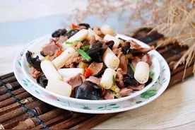 藕带清脆甘甜，炒鸡胗时切记这几个窍门，炒一盘开胃下饭热量极低图片