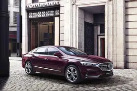 从不可一世的皇冠，到放下身段的亚洲龙，B+级市场经历了什么？图片