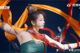 90后水下仙女一舞成名，引10亿次围观：这群人，打了无数明星的脸图片