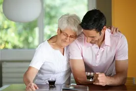 一位岳母的真心劝告：对待女婿，一定要把他当外人图片