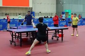 李隼指导陪练，秦志戬指导称赞，刘国梁别样激励，孙颖莎备受重视图片