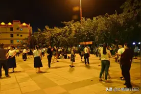 云南有个小镇，铜矿铁矿丰富经济发达，被称为“小香港”图片