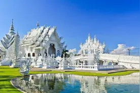 ​泰国著名景点清莱白庙受疫情影响无限期关闭图片