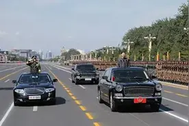 “阅兵车牌号是1949和2019”上热搜！知道原因后网友爆哭