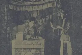 汪曾祺说《玉堂春》：“开怀”是妓院里的行话，也并不“牙瘆”图片