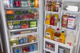 美国主妇分享冰箱整理方式，看完觉得格外舒适！网友：强迫症犯了图片