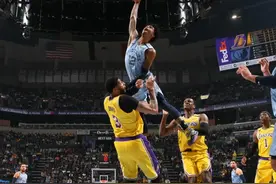 这个新秀有点虎，莫兰特想要隔扣浓眉图片