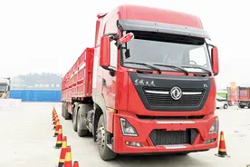 14挡变速箱+液力缓速器，详解东风天龙KL牵引车视频封面