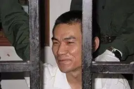 东北"著名"黑老大乔四，曾霸占24位女明星，狠起来连自己都砍图片