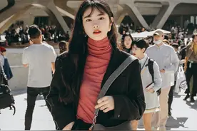 被这位韩国模特“撩”到，随便穿就很养眼，4个穿法轻松又时髦图片