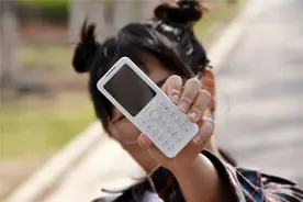 内置小爱同学，孩子学习新方式，多亲F21S学习手机图片