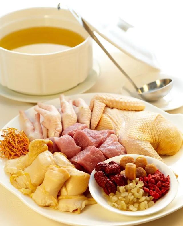 花胶海底椰响螺肉煲鸡 2026年花胶海底椰响螺肉功效