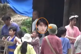 《我和我的家乡》曝新路透 王俊凯背军包杨紫绑头巾图片