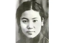 人民艺术家常香玉“戏比天大 忠心报国”15亿元捐战斗机图片