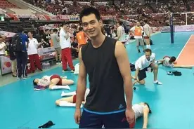 朱婷公开择偶标准，球迷迅速找到一位合适人员，他就在国家队里图片