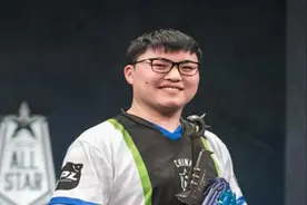 Mlxg直播谈RNG选手收入：UZI最有钱，Letme有一套别墅加3百万存款图片