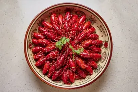 吃小龙虾顾虑多？健康吃法指南来了图片