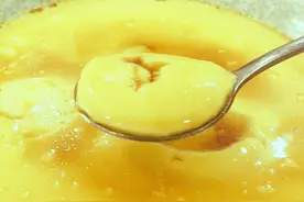 蒸鸡蛋时别只知道加清水，多加1物，比牛奶营养，孩子常吃很受益图片