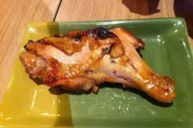 姐姐和弟弟，只有一个鸡腿应该给谁？孩子真正在意的其实不是鸡腿图片