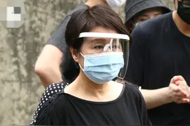 赌王寿棺由楠木所造，价值600万重达几百斤，出动8名仵工抬灵柩图片