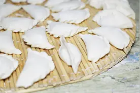 冬至吃饺子：快速教你包这种带花边的水饺，看到的都收藏了视频封面