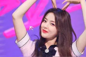 火箭少女告别典礼解散告别感言，杨超越哭着说：我干啥，啥不行图片